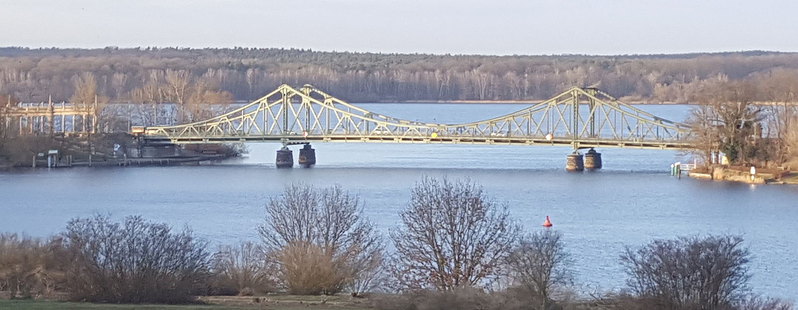 Glienicker Brücke im Winter an einem Sonnentag Heike-Maria Bretschneider, Familienrecht aus Potsdam - Scheidungsanwalt - Familienrechtsanwalt - Trennung Unterhalt